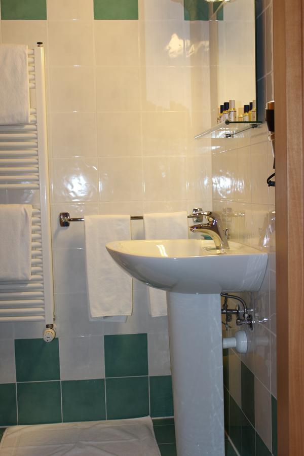 Hotel Caneo Fossalon Quarto foto